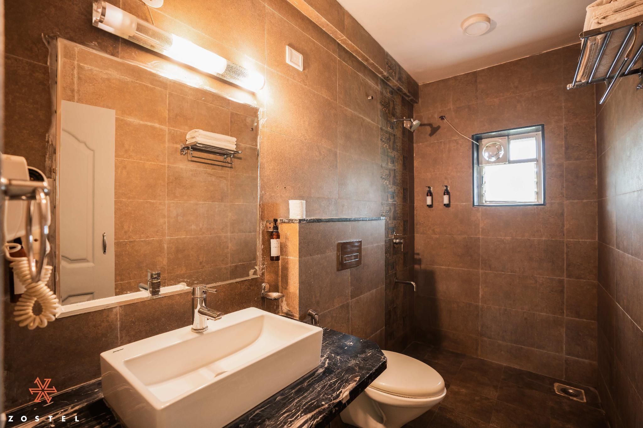 Zostel Goa (Anjuna) Deluxe Double Room 3