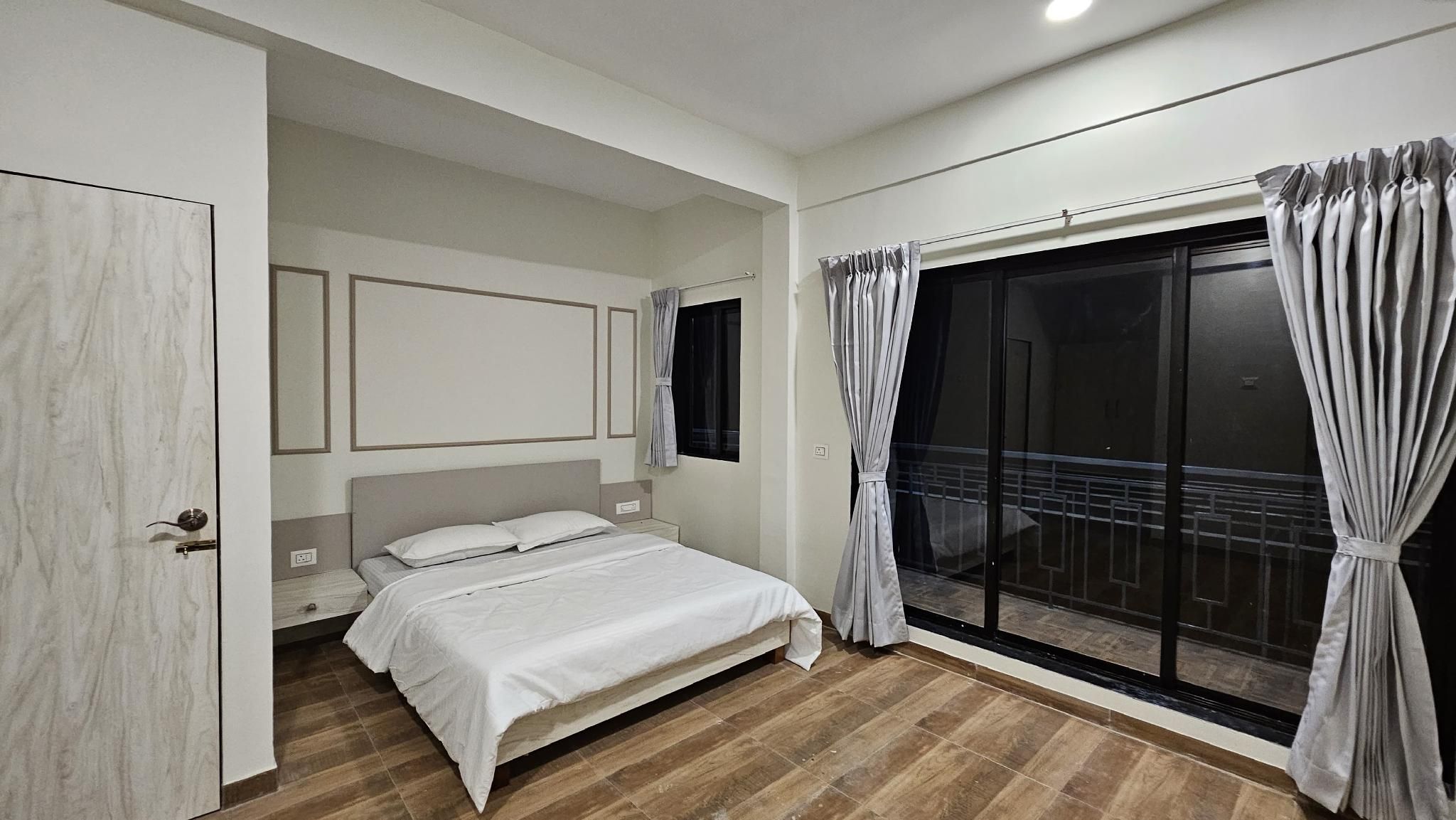 Suite with Private Bathroom