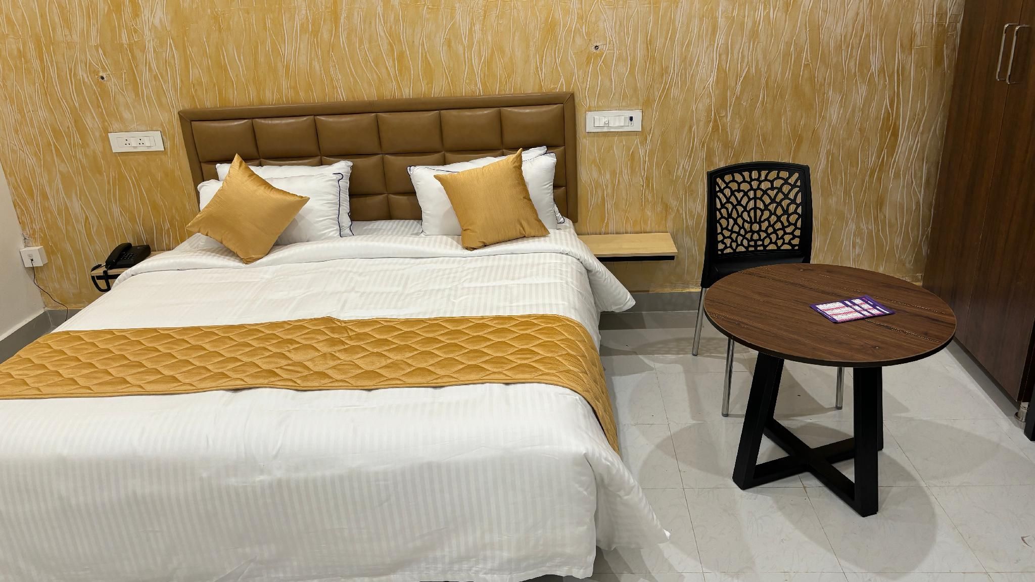 Hotel The Riviera Standard Room 6