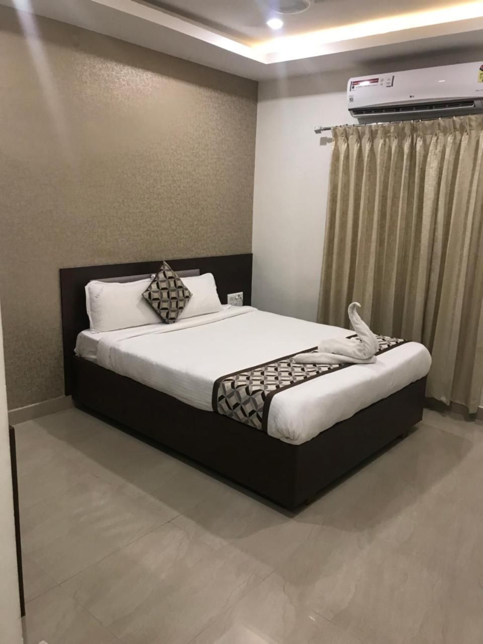 Deluxe Twin Room Type A