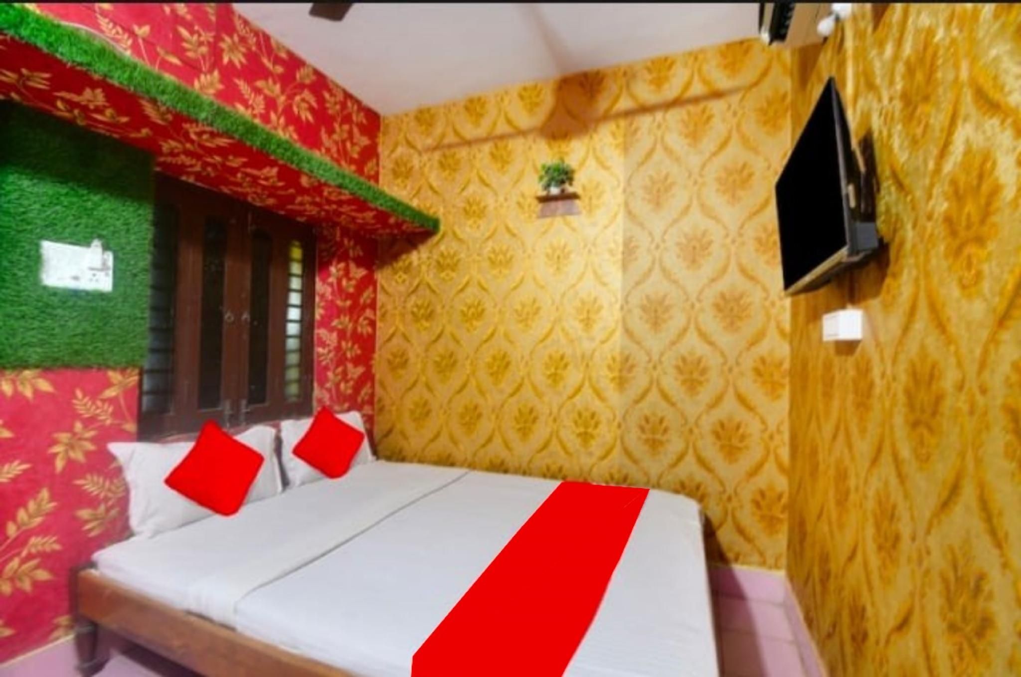 Deluxe Room with Air Conditioning