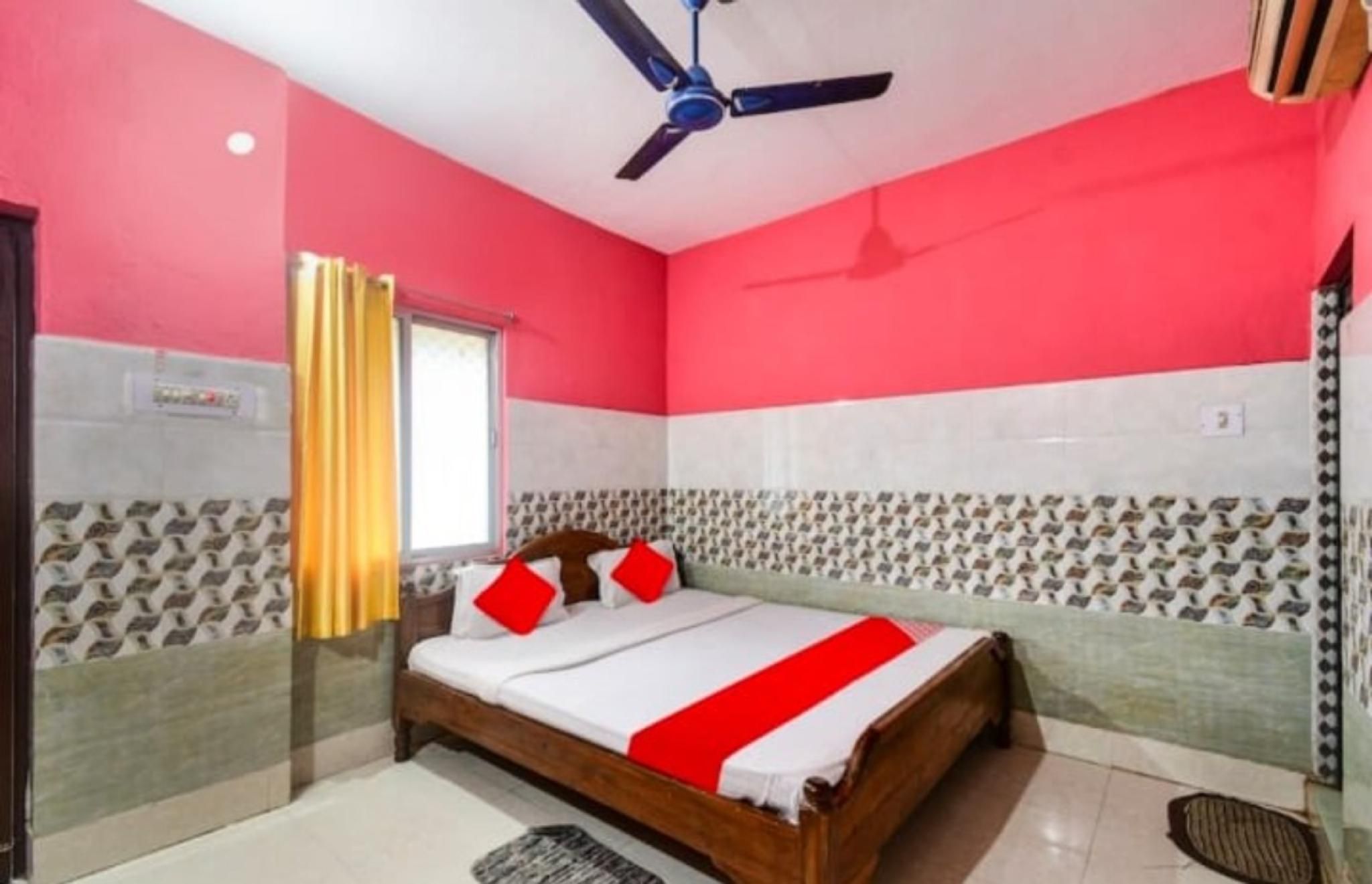 Deluxe Room with Air Conditioning