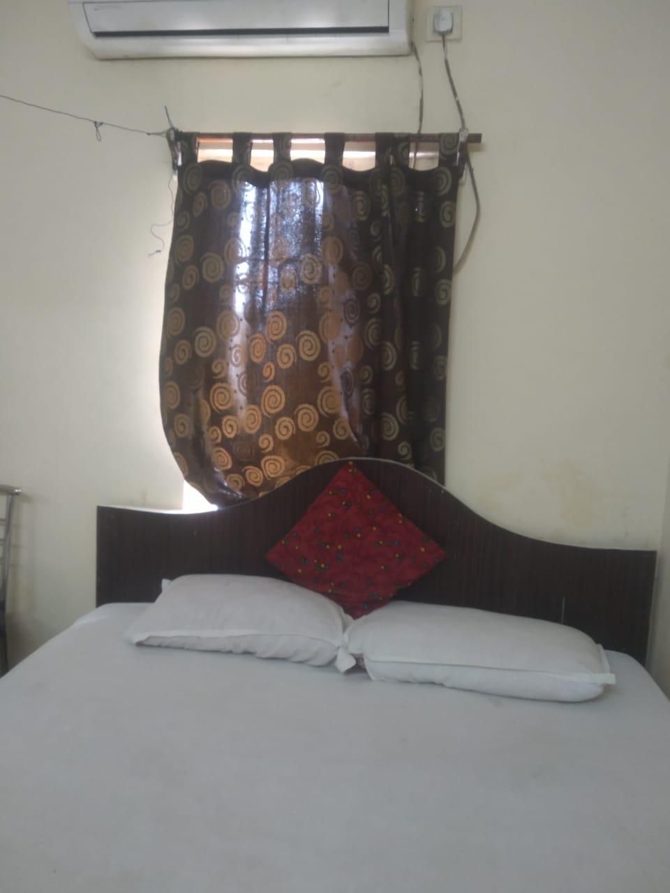 Standard Single Rooms