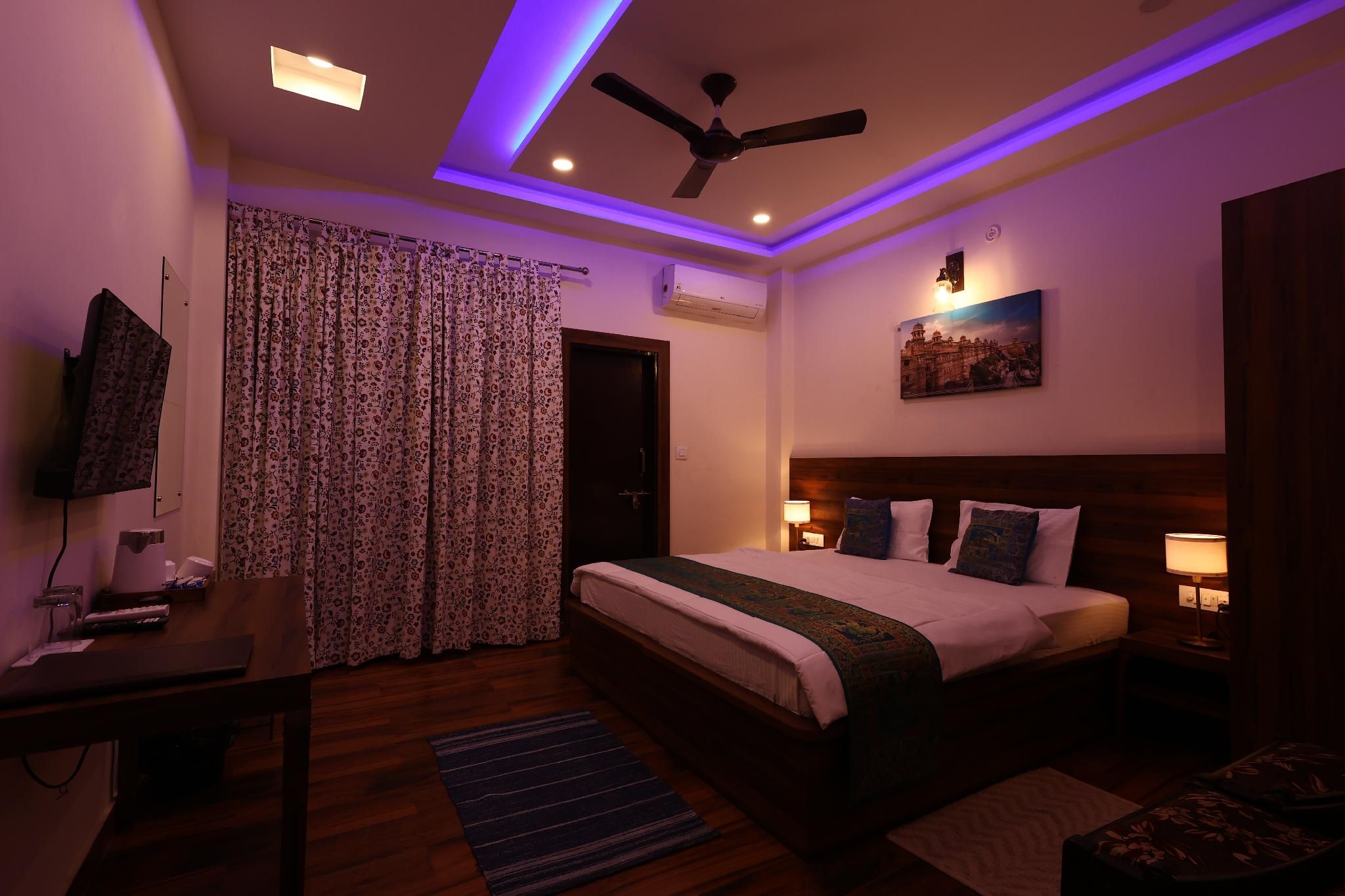 Shivalayaa - The Divine Abode Deluxe Double Room with Private Bathroom 2