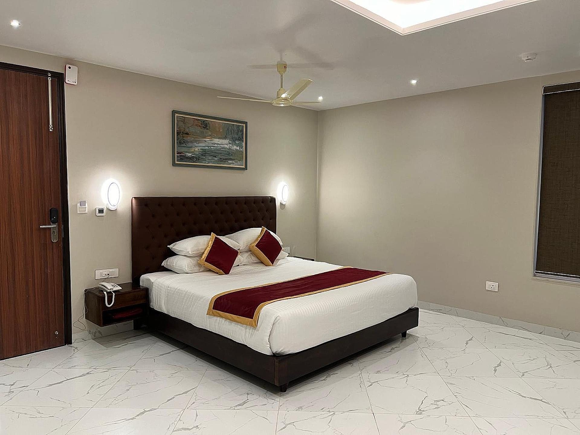 The Land Sand Hotel Vaishali Nagar Deluxe Room 3