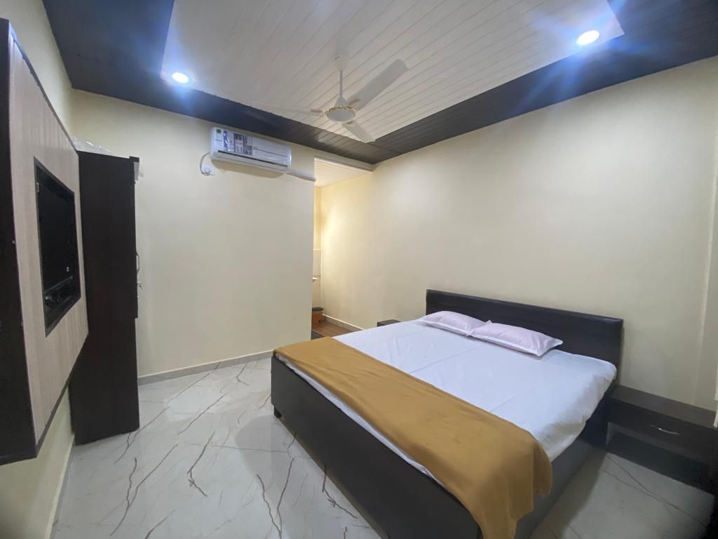 Sea Shell Beach Resort Deluxe Room 3