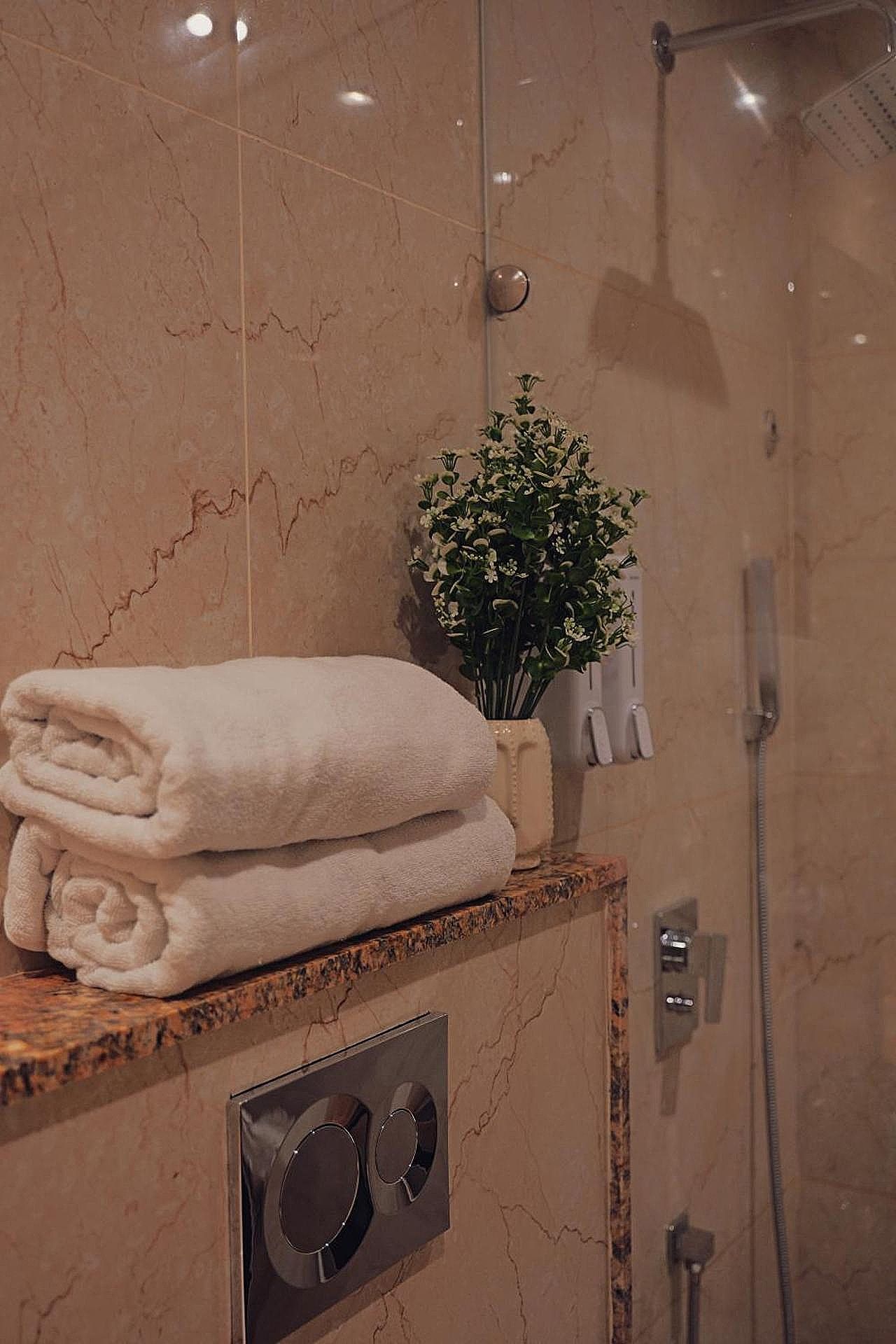 The Novello By Hotel Evergreen Deluxe Room 4