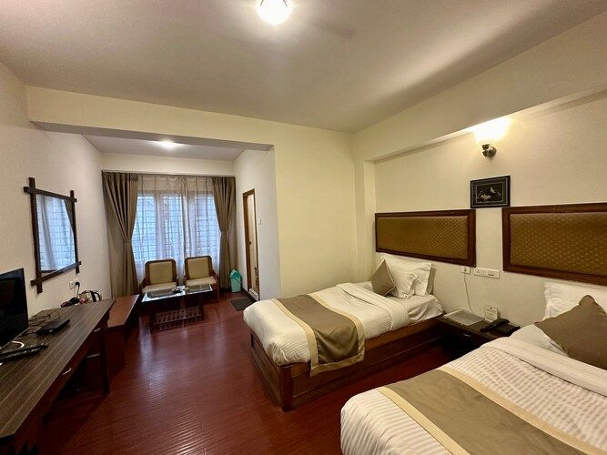 Hotel Rendezvous Standard Room (non view) 2