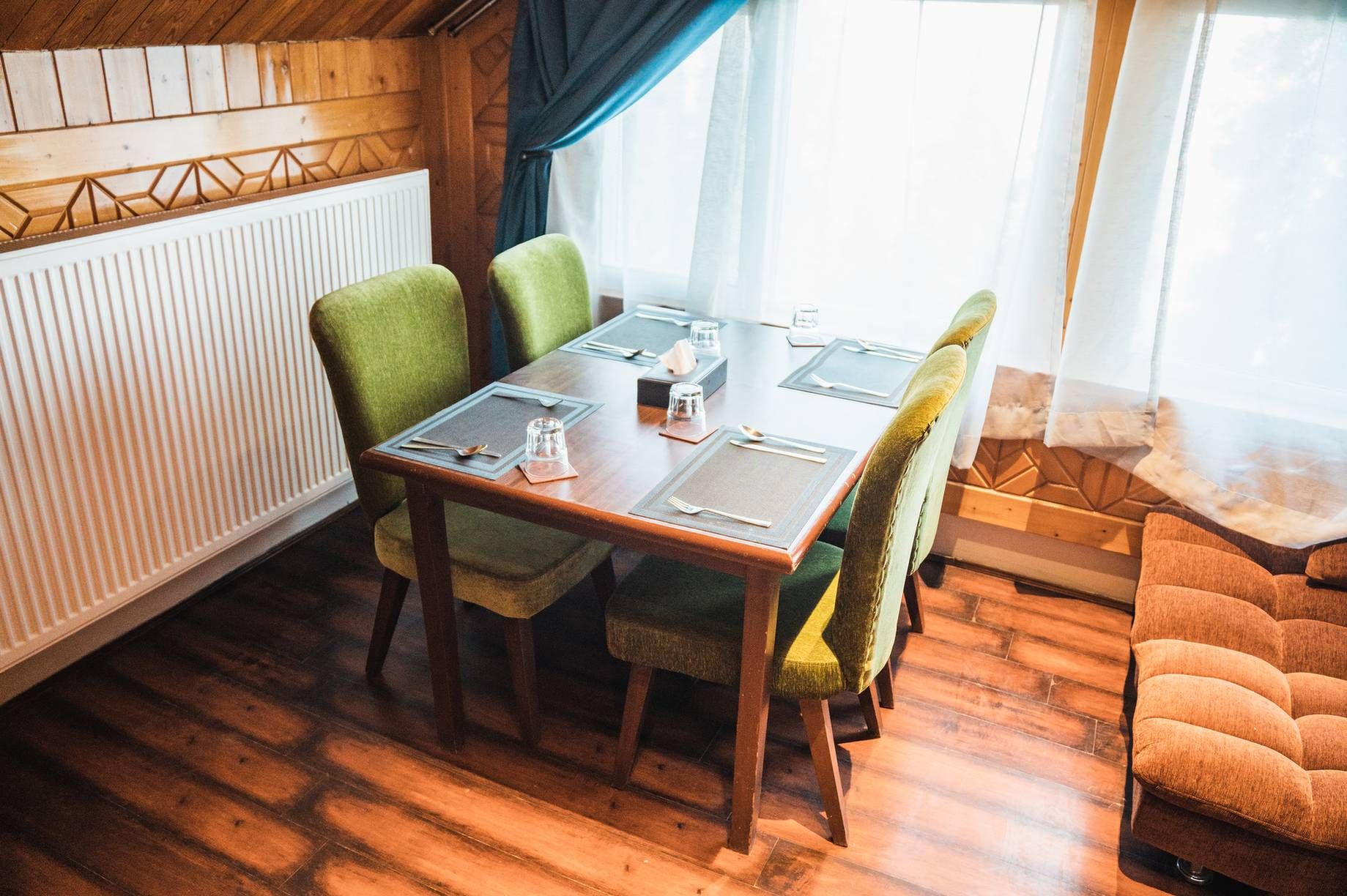 Food & Dining