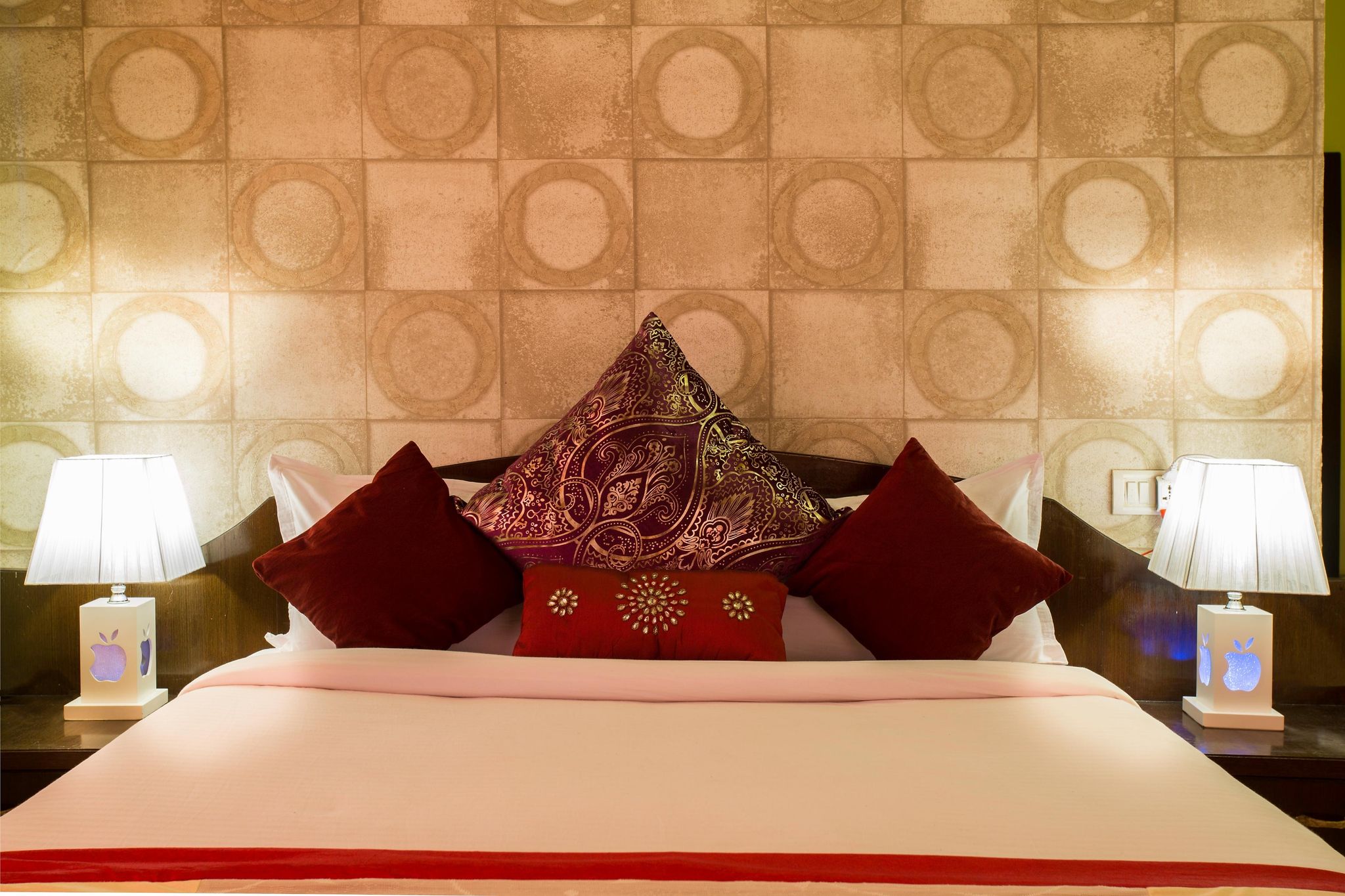 Golden Sunrise & Spa Deluxe Room 10