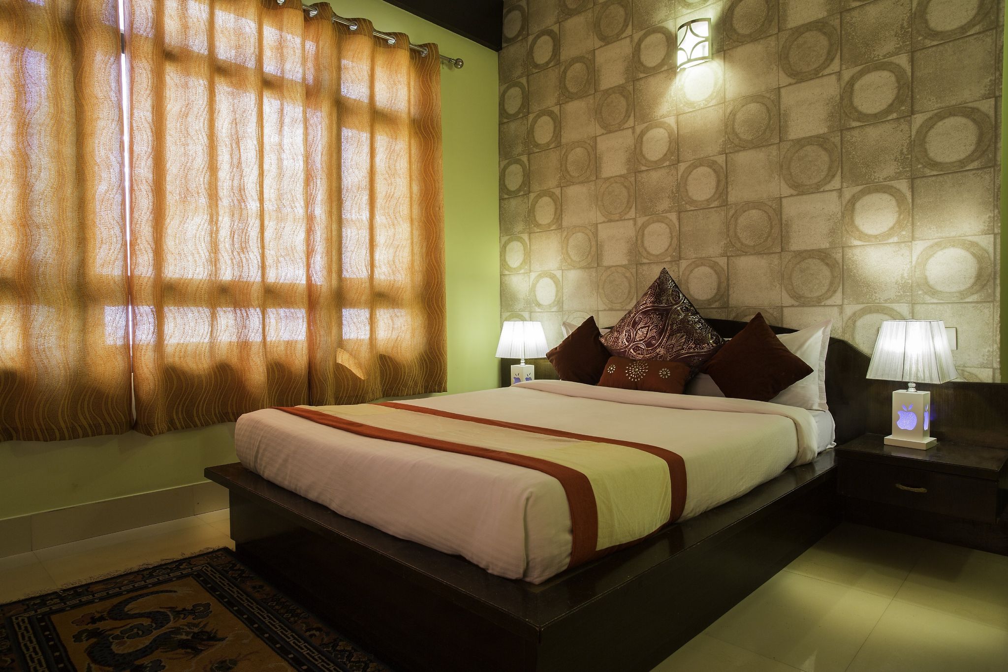 Golden Sunrise & Spa Deluxe Room 11