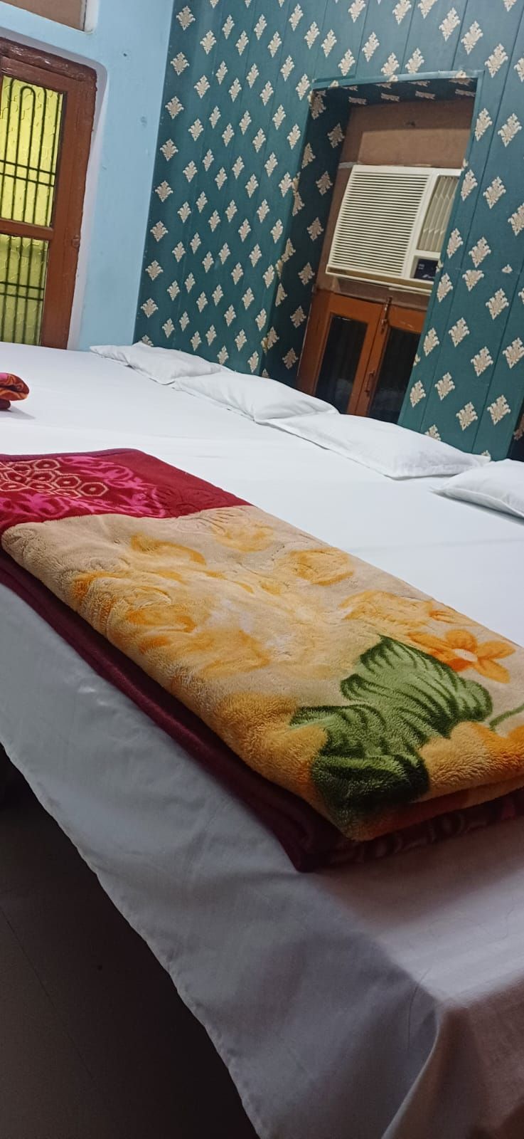 Family Room with Bathroom-4 Single Beds(AC)