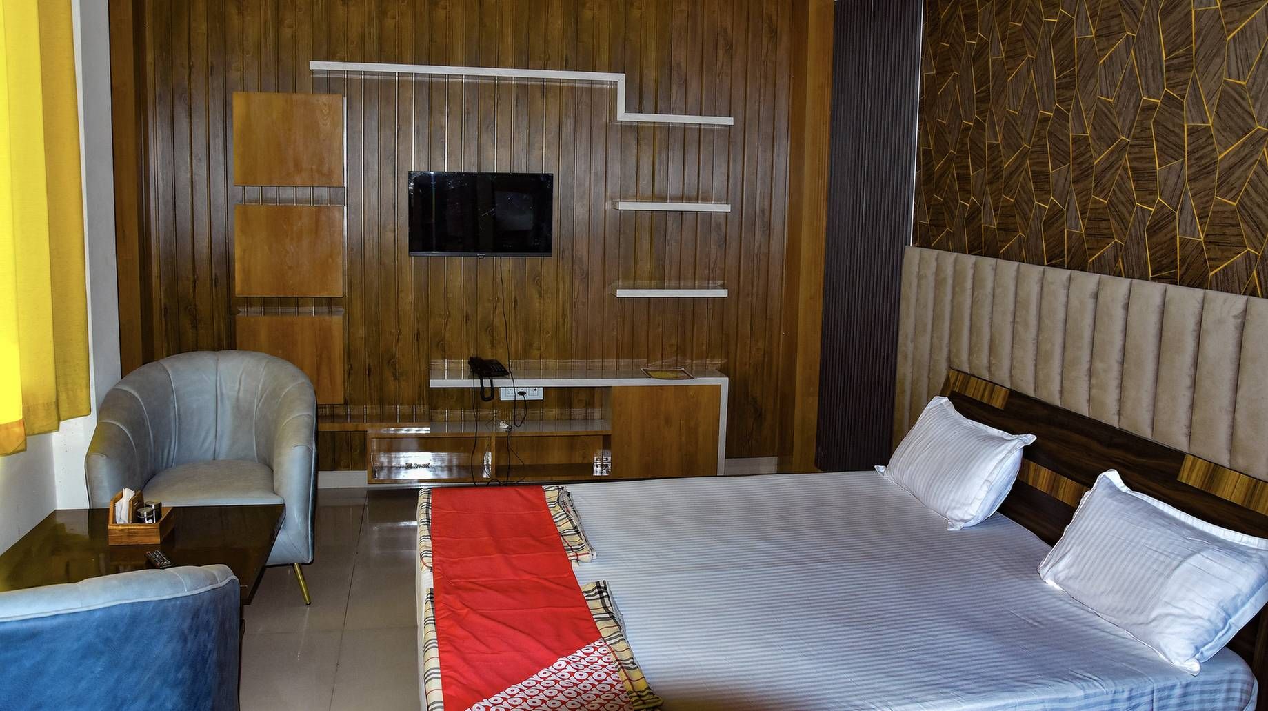 Sangam Hotel Luxury Room 4