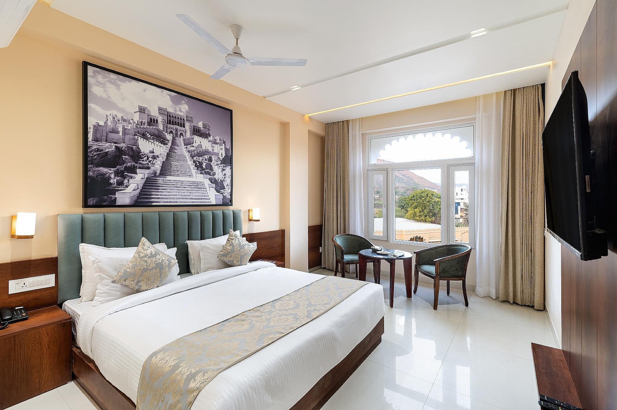 Deluxe Suite