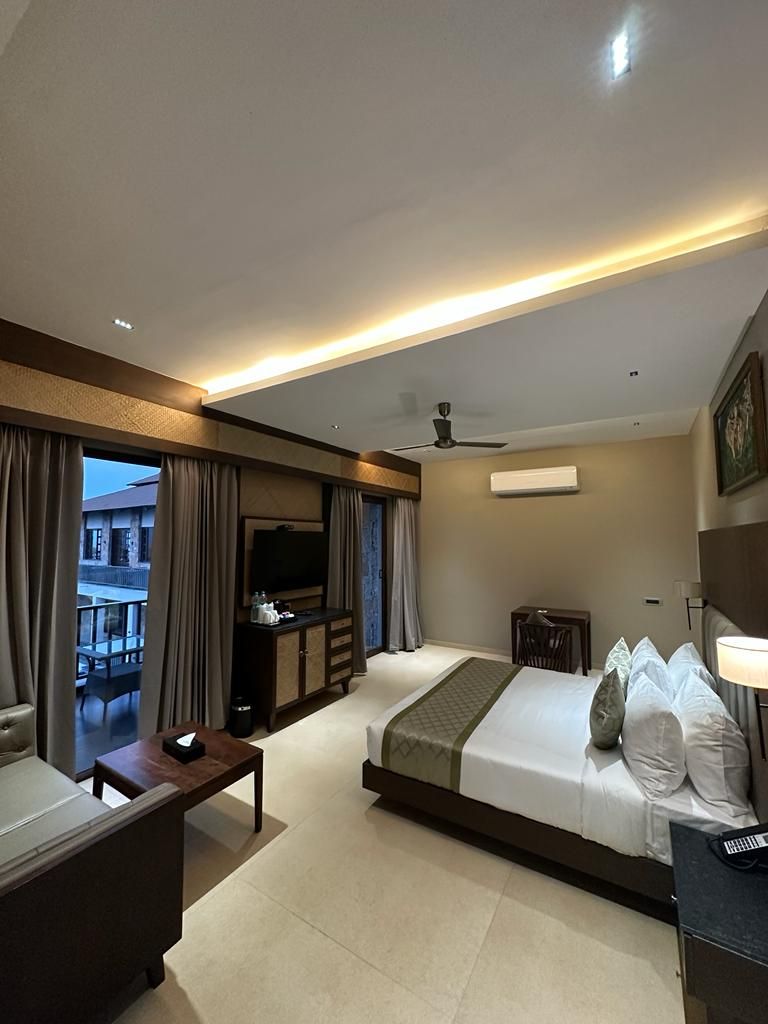 Luxury Aravali Cottage with Bathtub