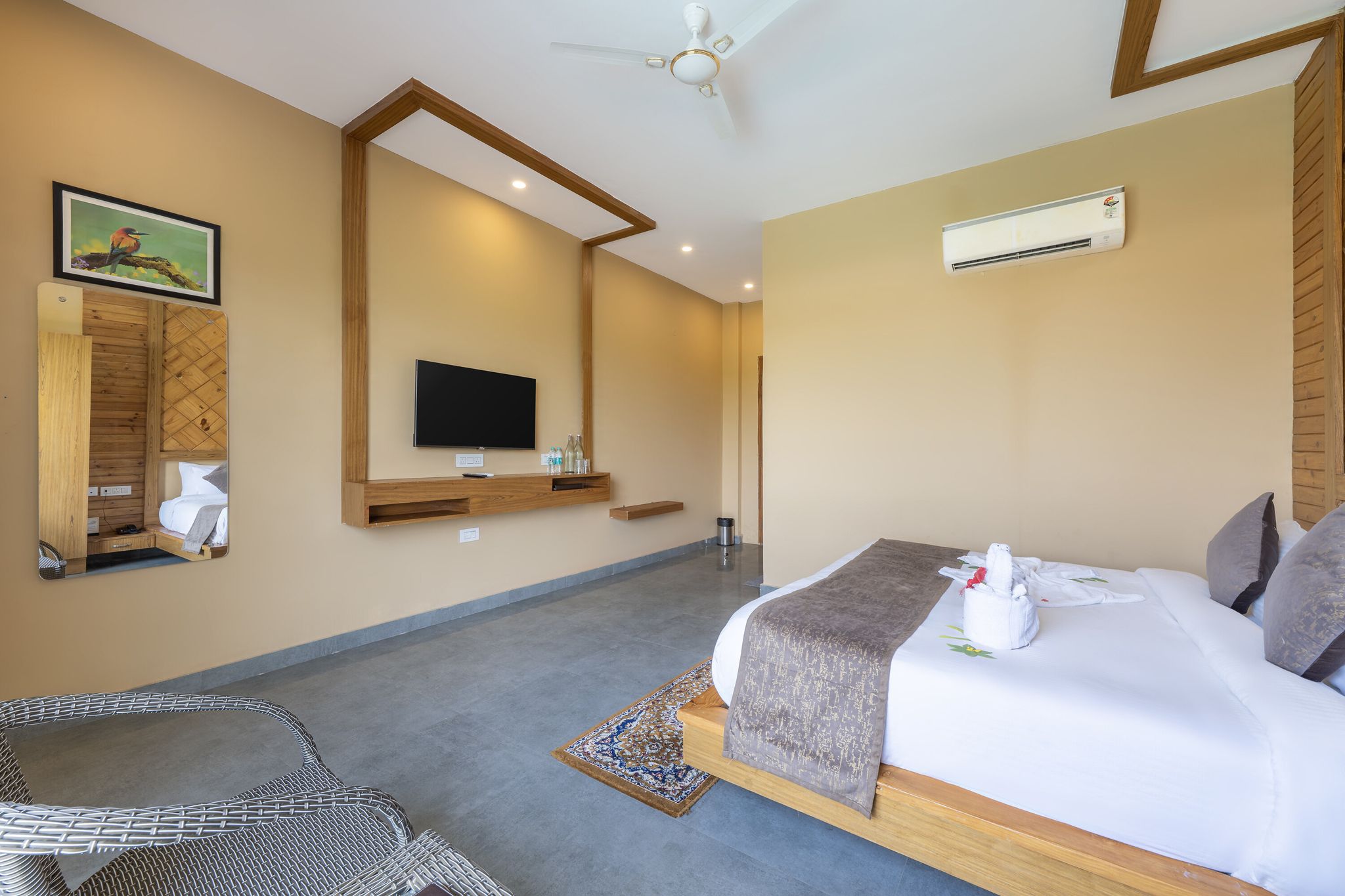 Superior Room with Balcony (Pool View)
