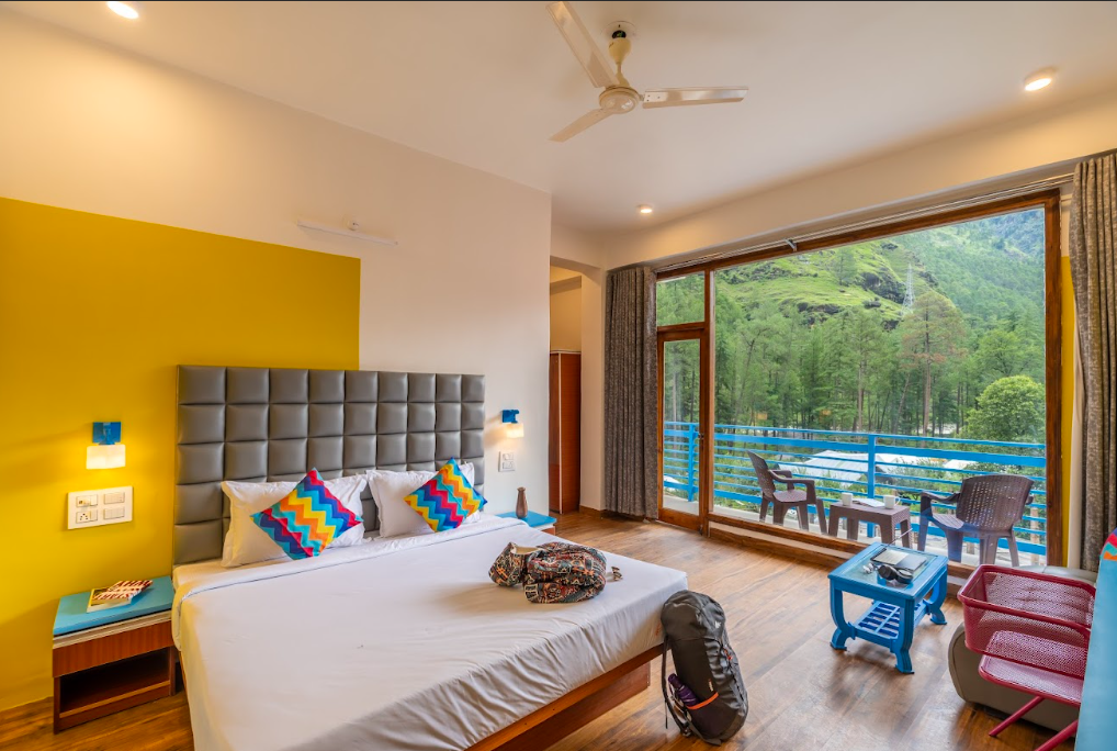 Deluxe Private AC Room with Balcony & Mountain View and Ensuite Bathroom