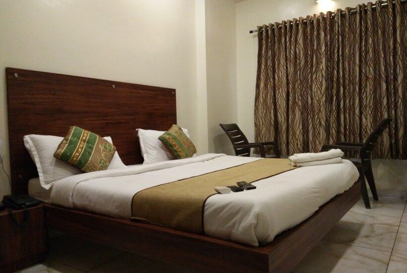 Hotel Sky, Dwarka Deluxe Three Bed AC 5