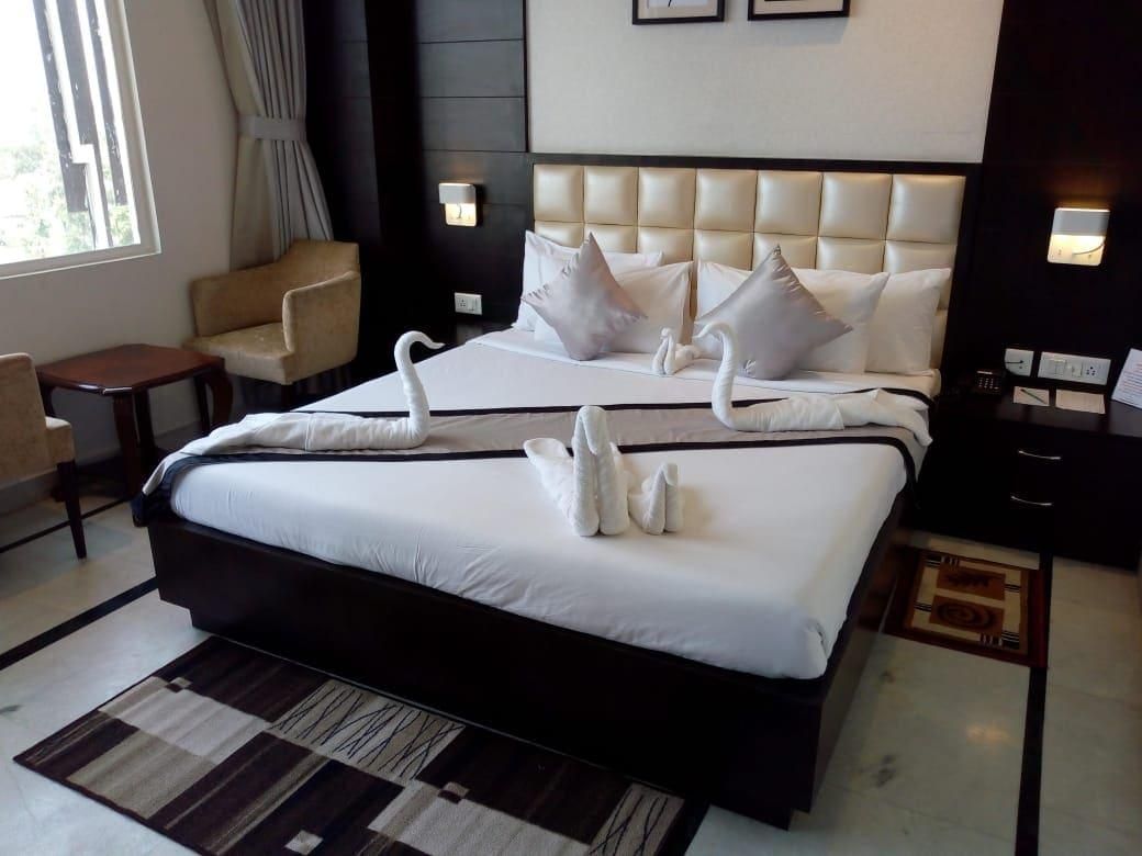 Executive King bed room