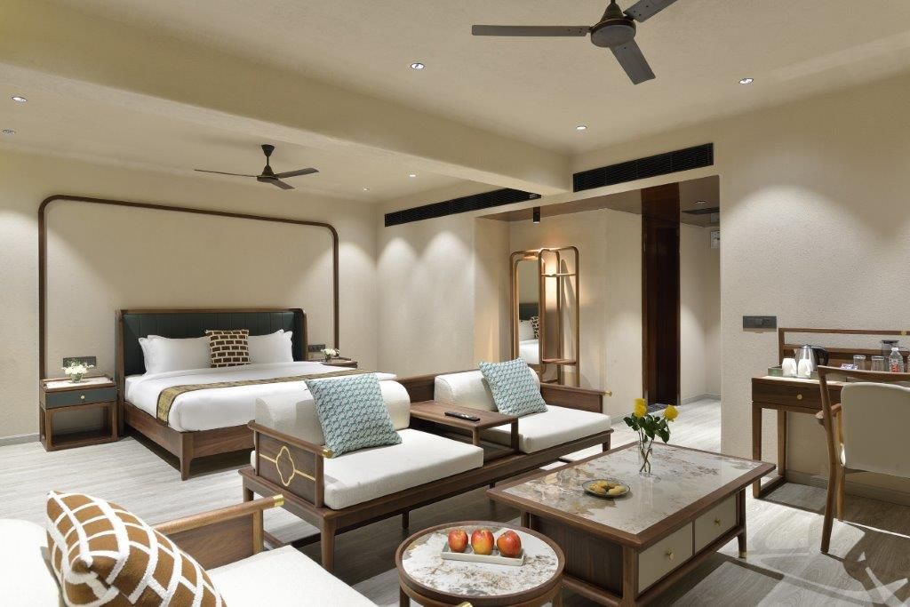 Urbane Suite with Jacuzzi