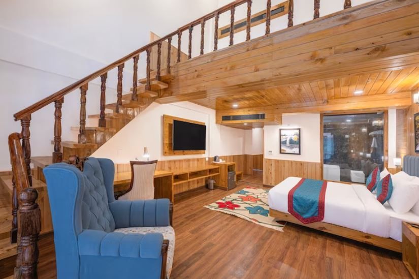Duplex Attic With Jacuzzi Balcony & Mountain View