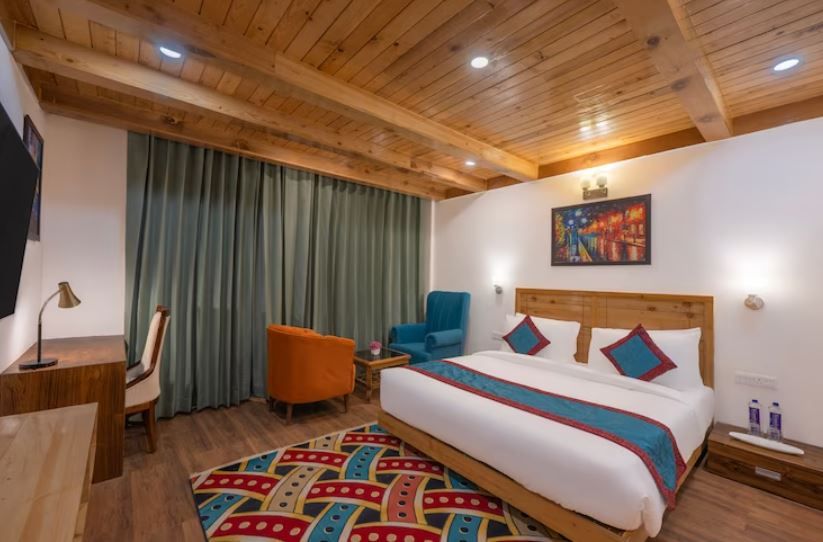 Deluxe Room With Balcony & Mountain View