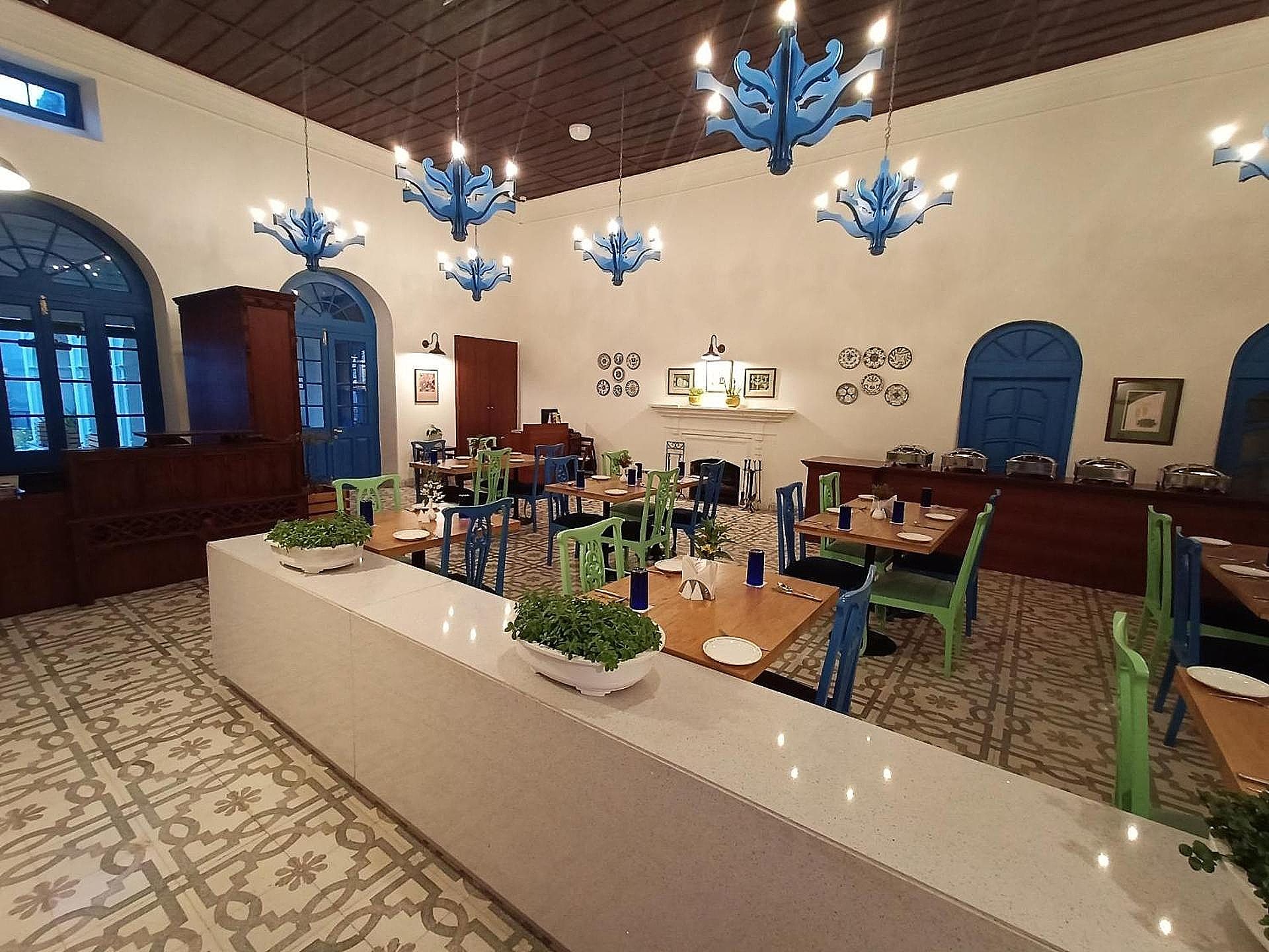 Food & Dining