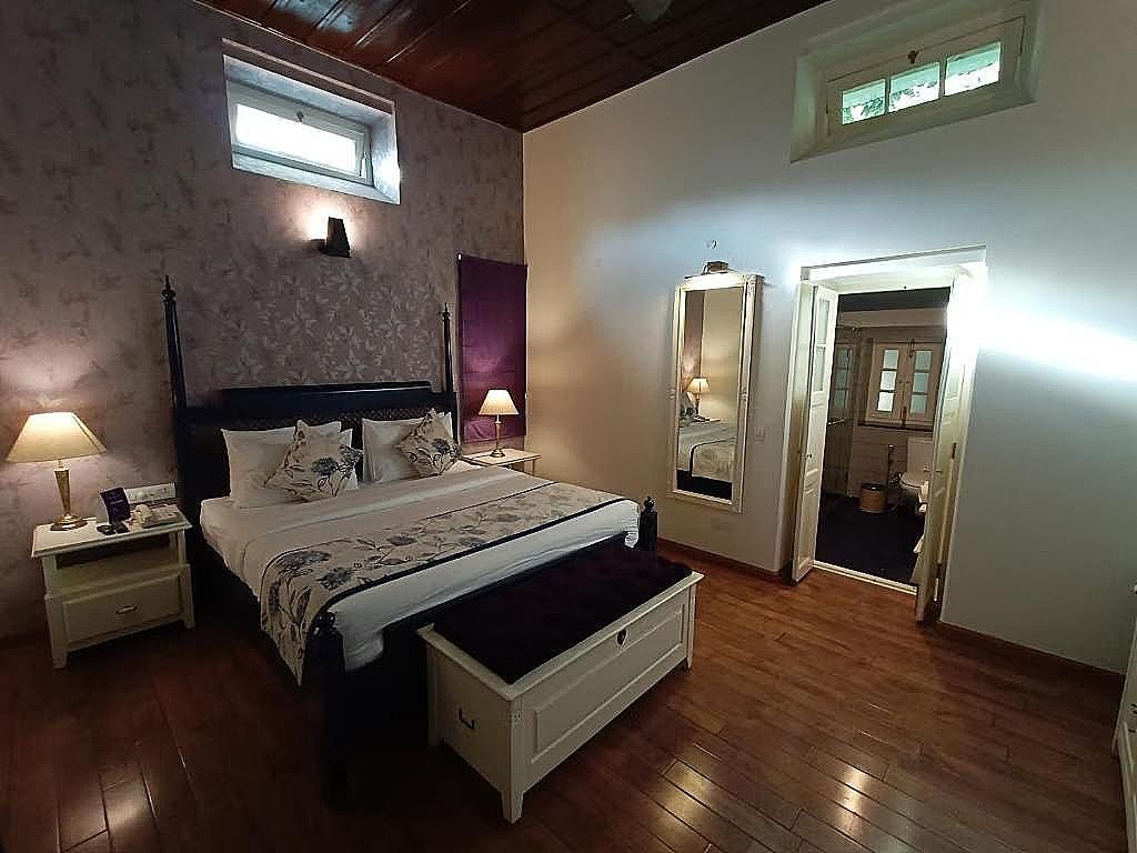 Hotel Pine Retreat Mall Road Premium Room 4