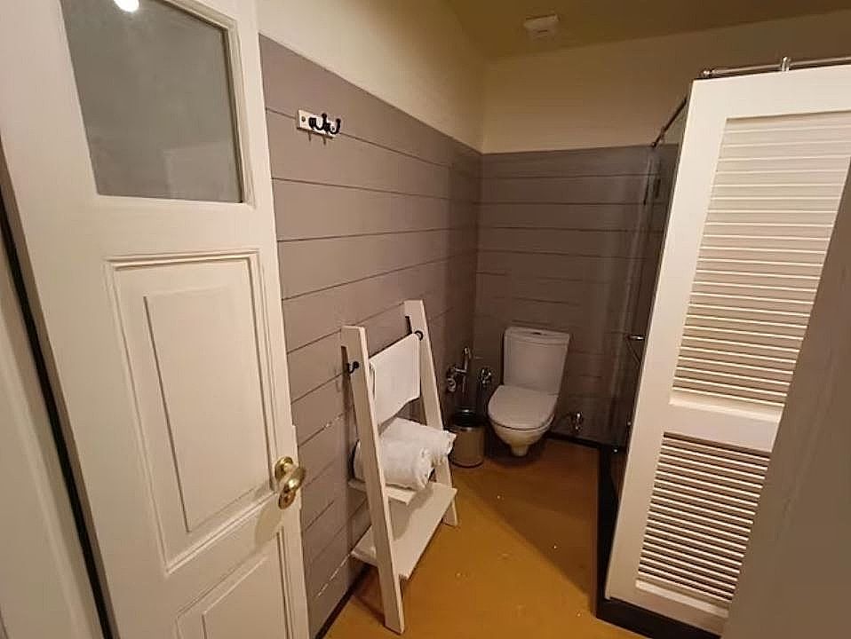 Hotel Pine Retreat Mall Road Premium Room 6