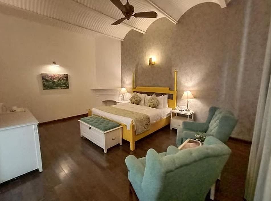 Hotel Pine Retreat Mall Road Premium Room 2