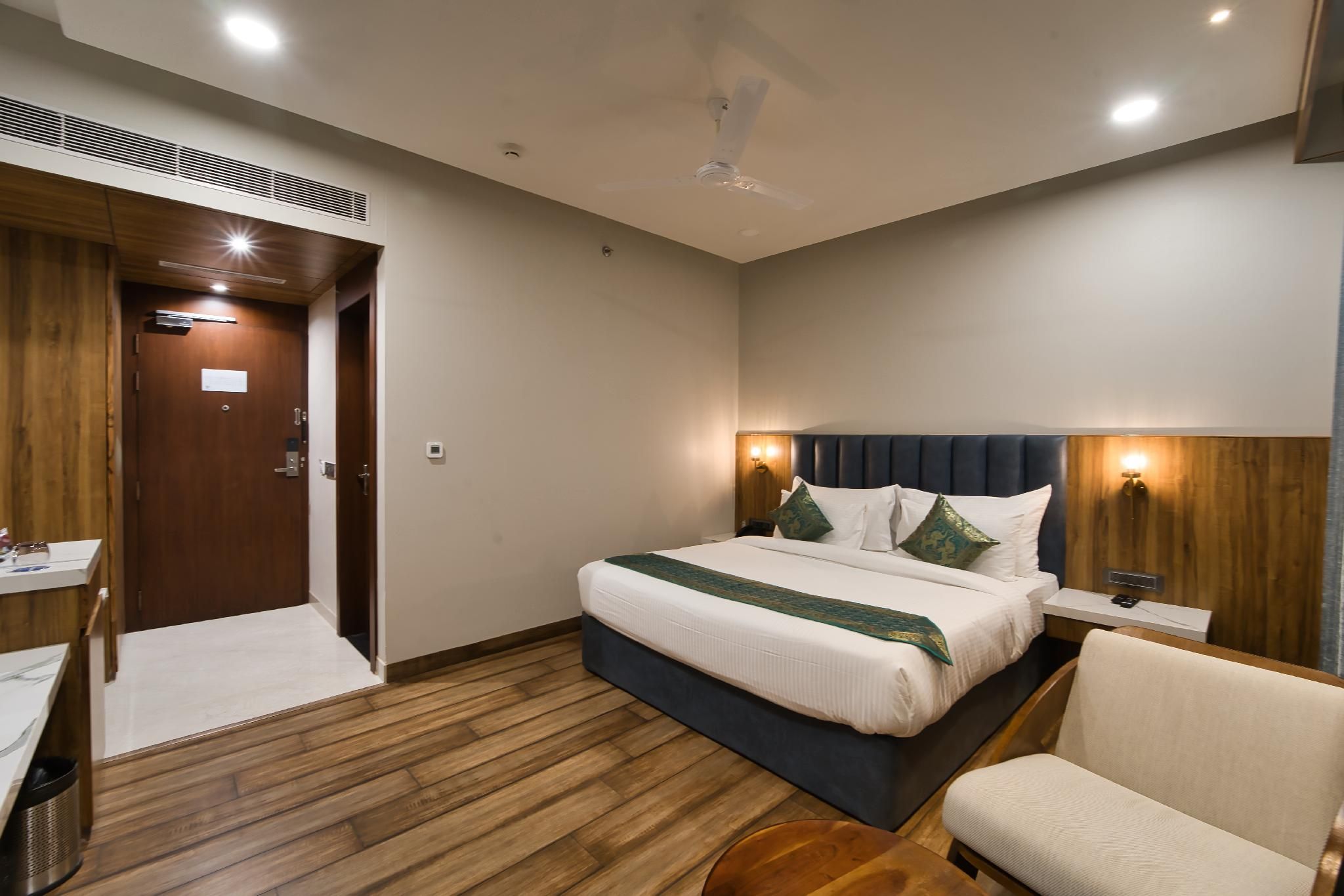 STERLING PUSHKAR Classic Room 2