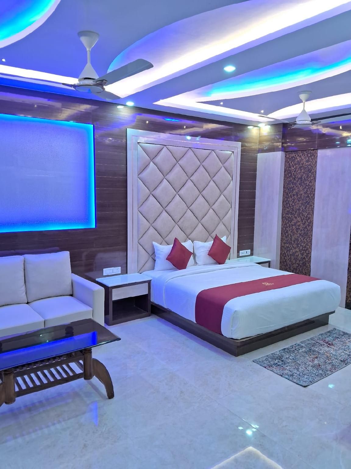 Honeymoon Suite