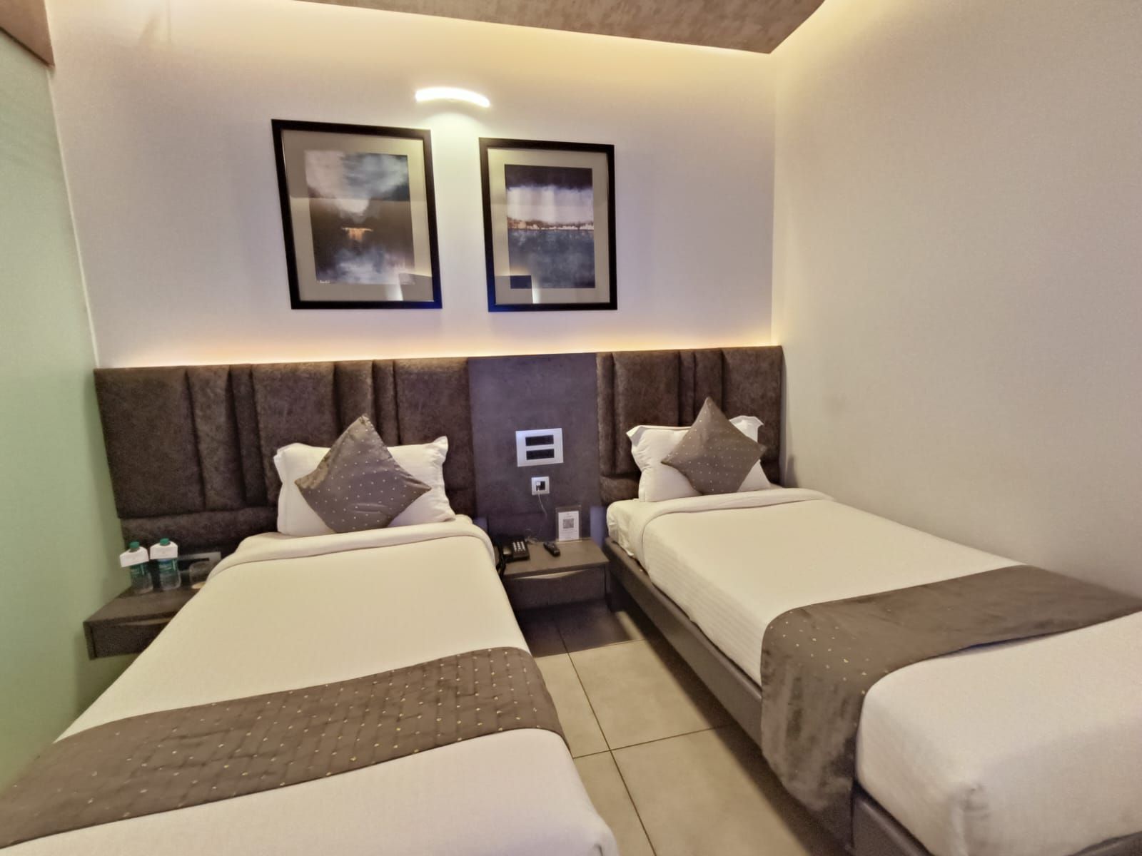 Hotel Ranbirs Alambagh Deluxe Twin Room 5