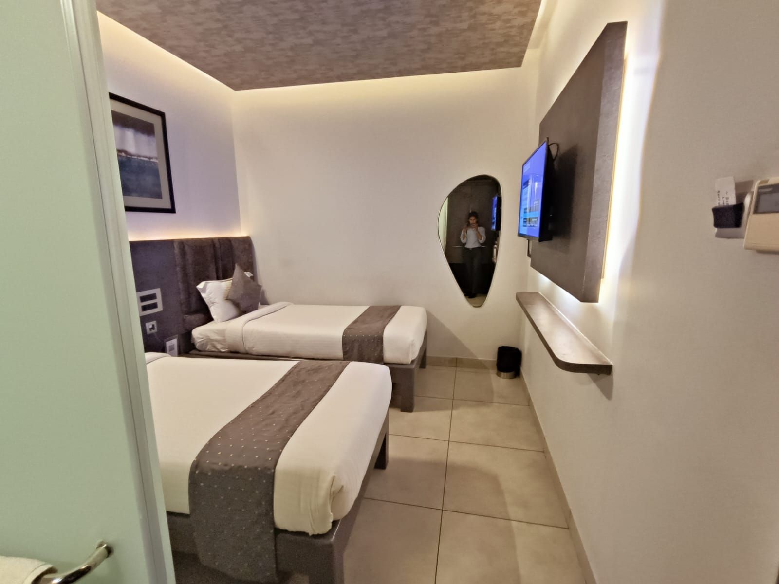 Hotel Ranbirs Alambagh Deluxe Twin Room 4