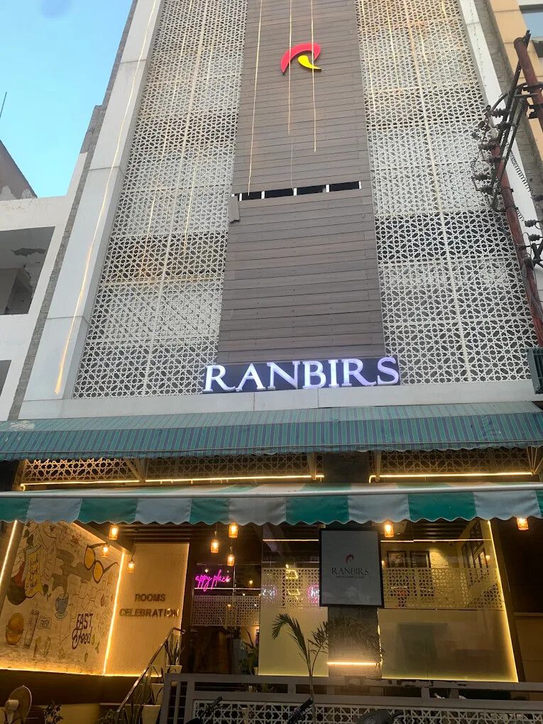 Hotel Ranbirs Alambagh