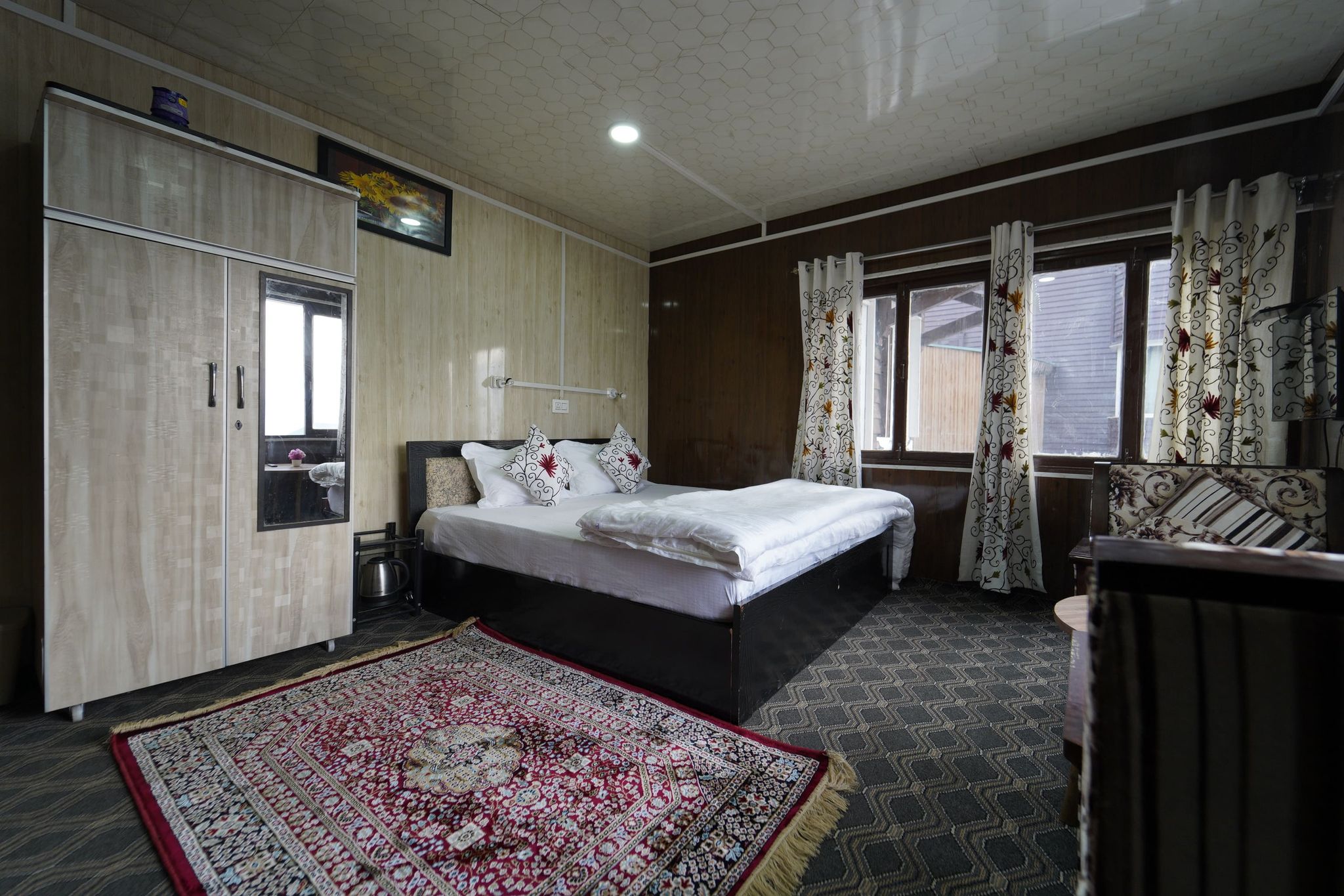 Zoop Gulmarg Premium Deluxe