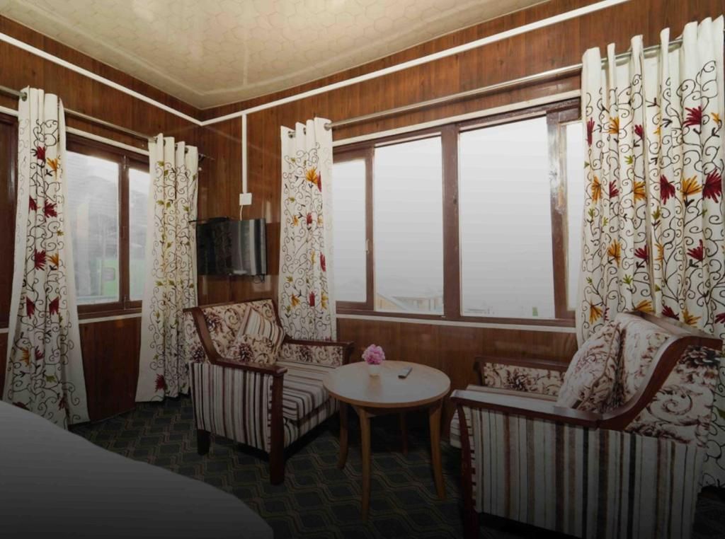 Zoop Gulmarg Premium Deluxe 7