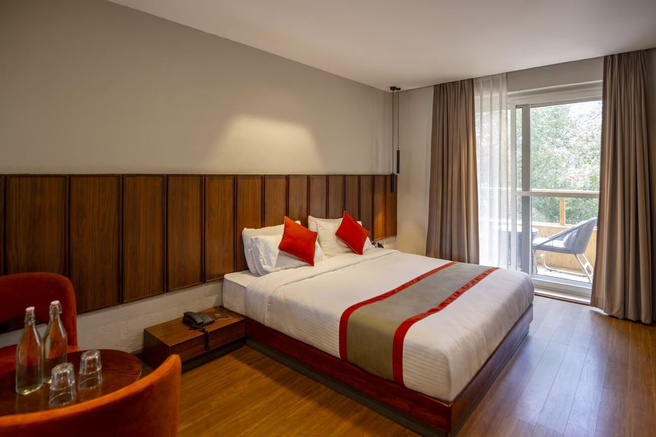 The Kaal Executive Suite Room With Balcony 4