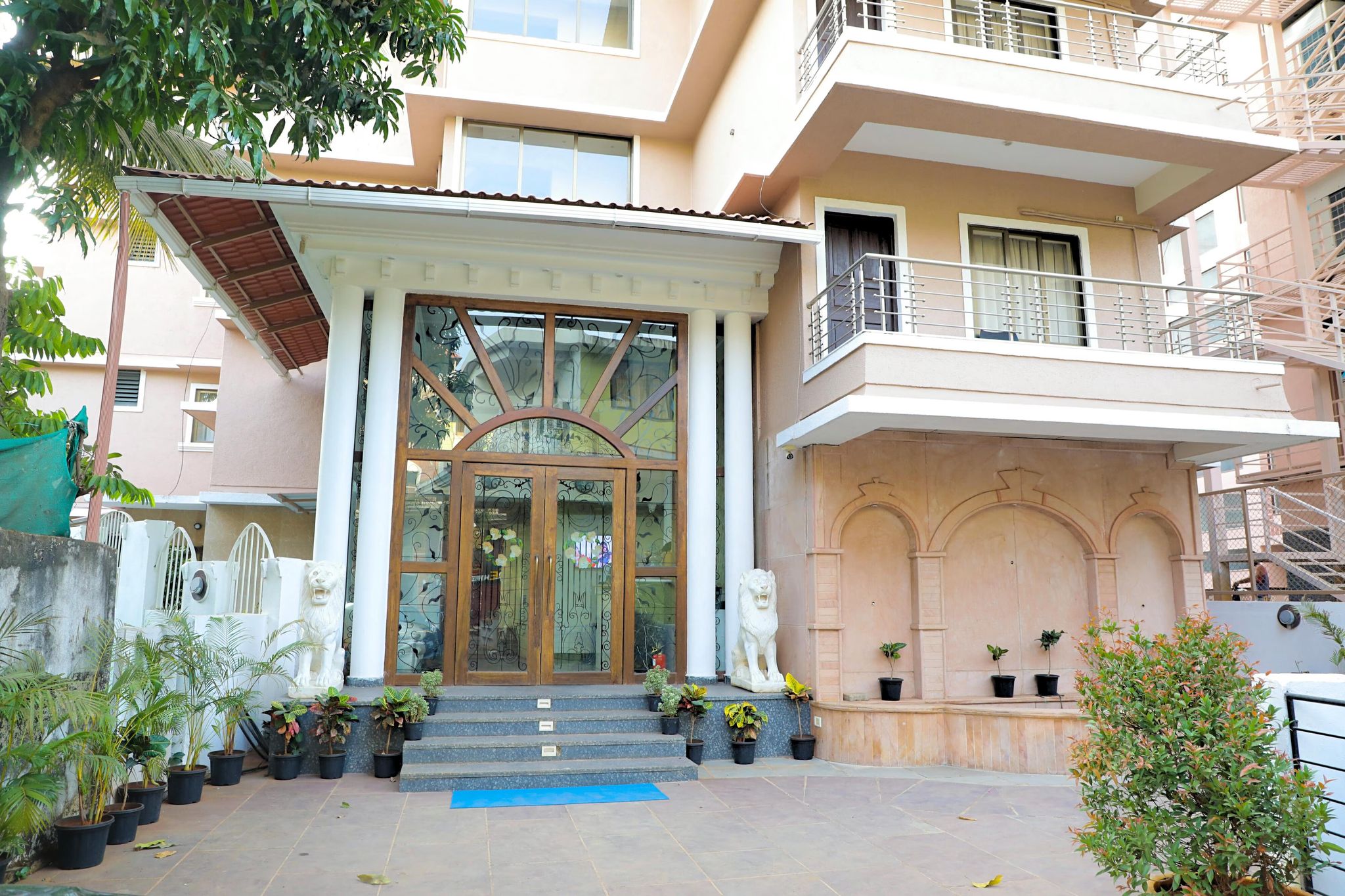 Main Image