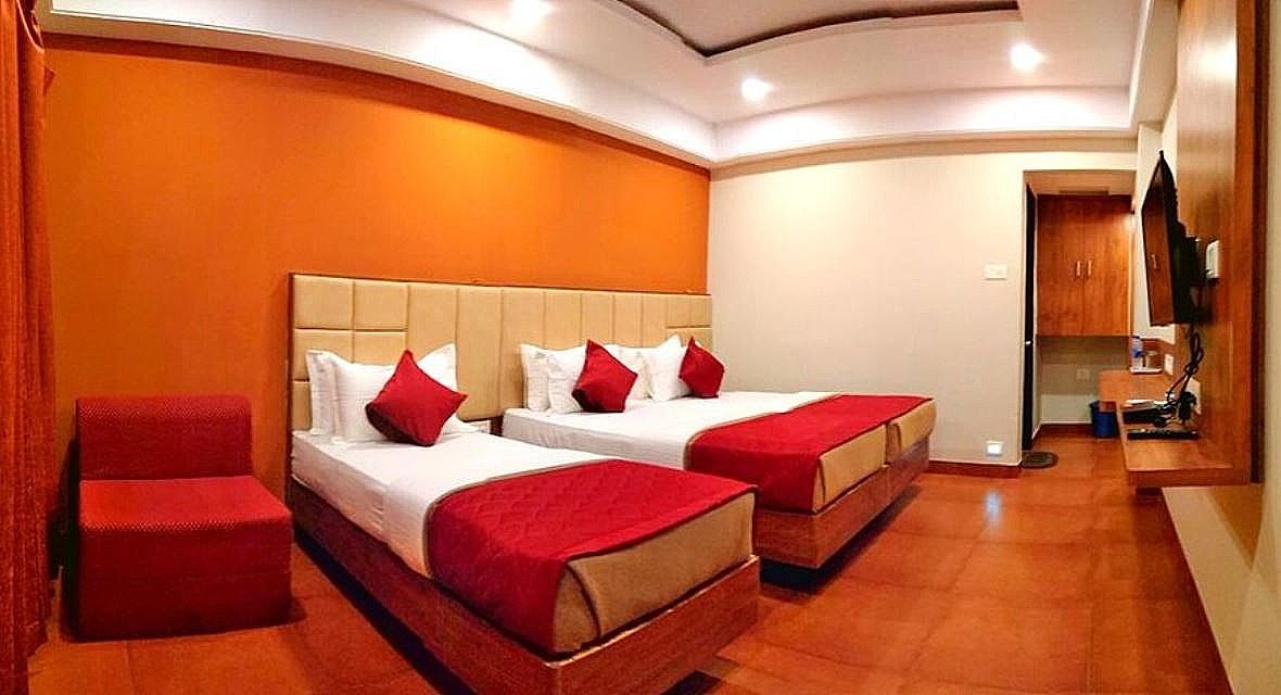 FAMILY ROOM AC 3 BED