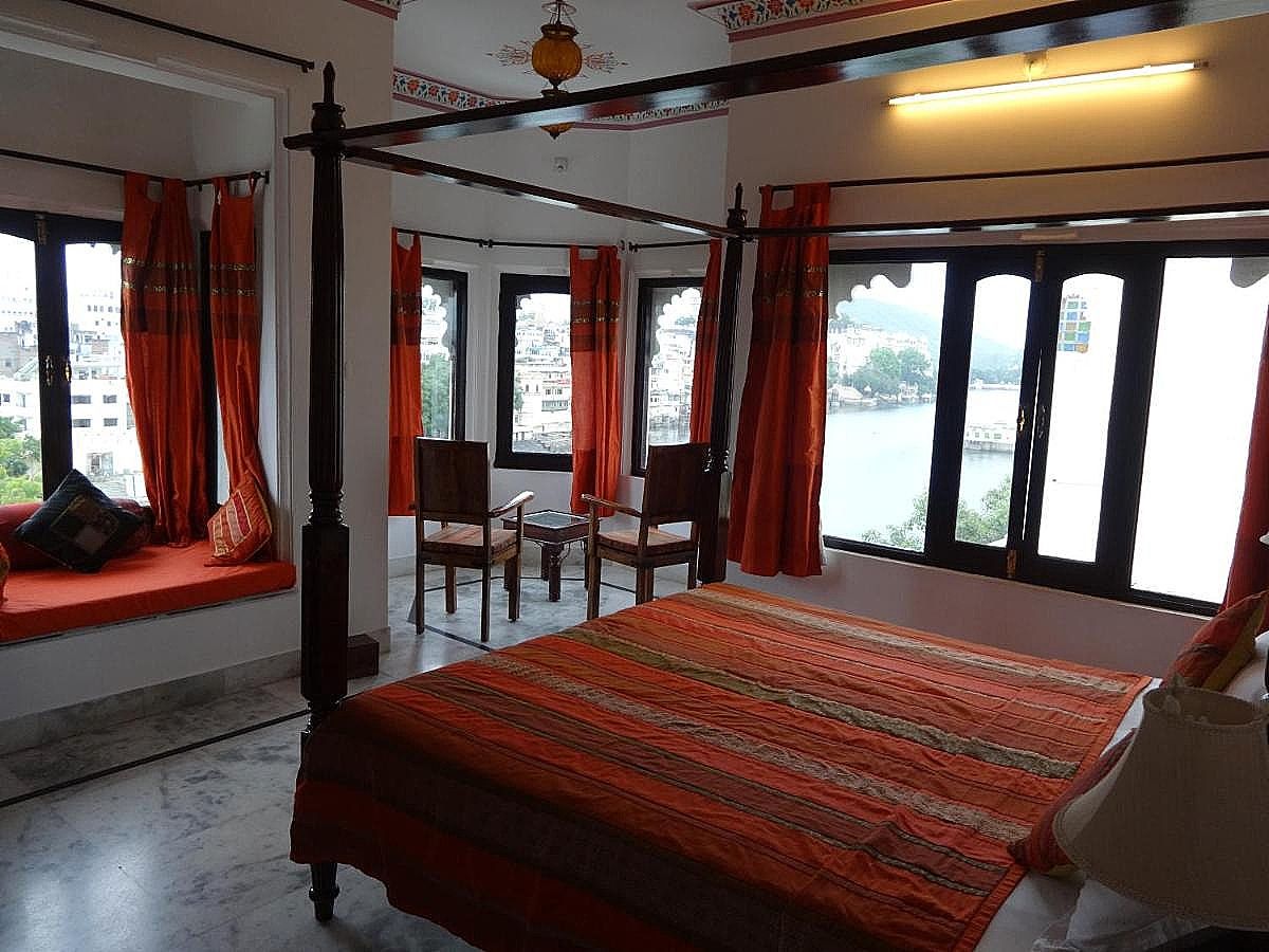 Hotel Karohi Haveli Deluxe Room (No Lake View)