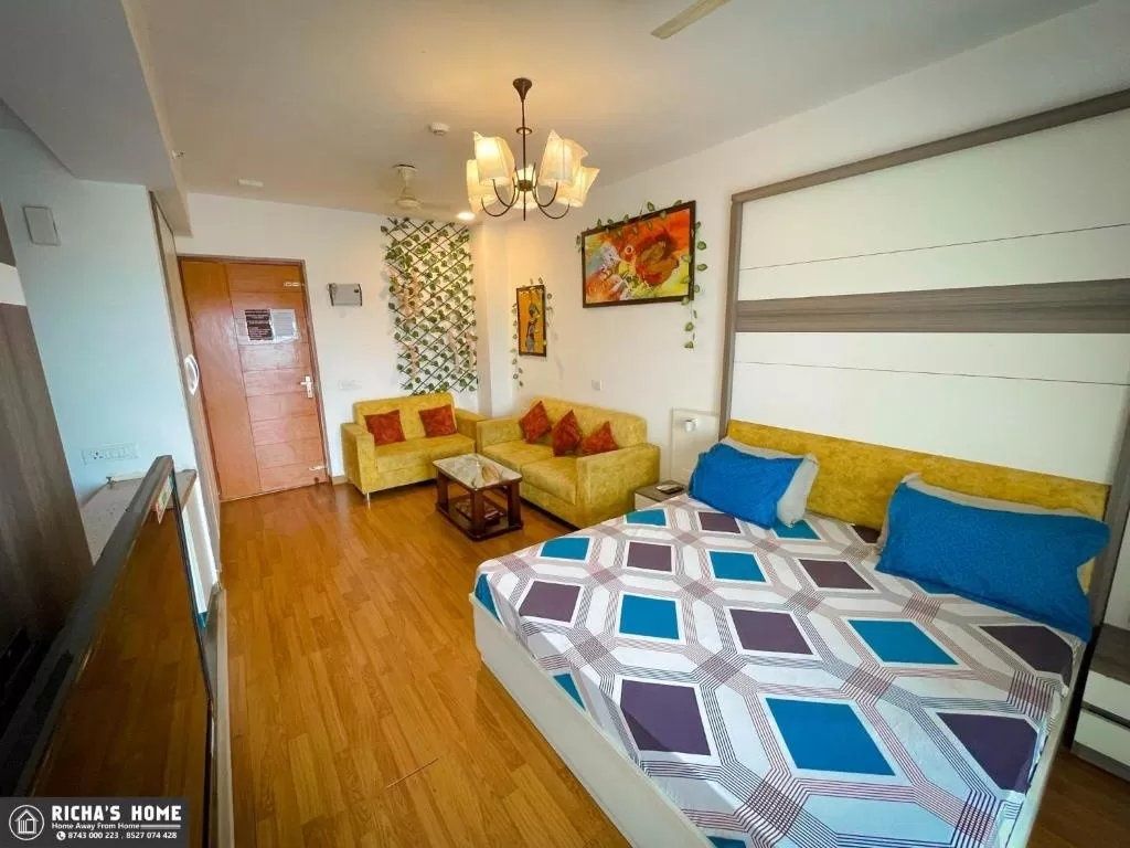 Richa's Home 1bhk Family Apartment 4