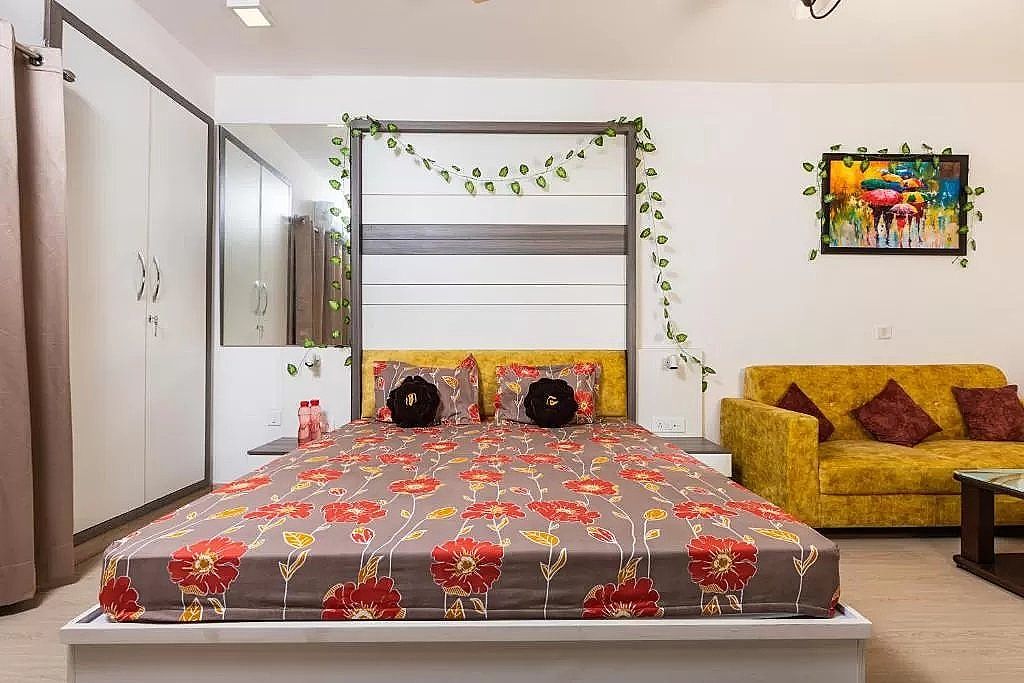 Richa's Home 1bhk Family Apartment 2