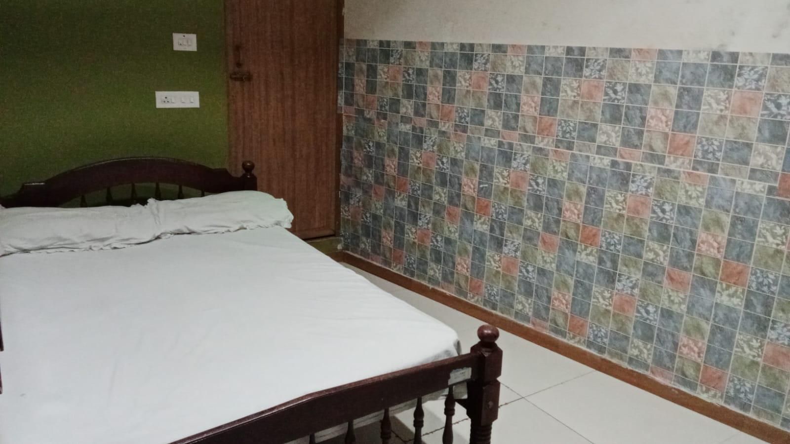  JAYA BHARATHI LODGE Non AC Single