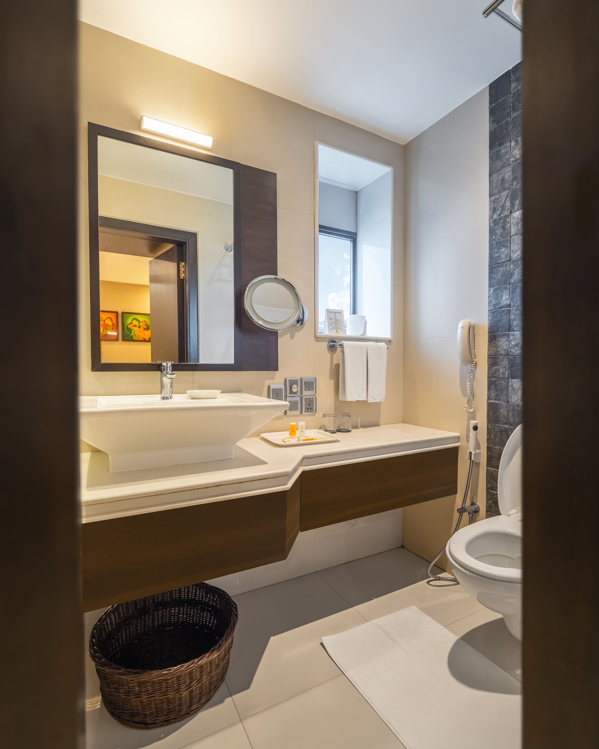 The Shalimar Hotel Smart Room 9