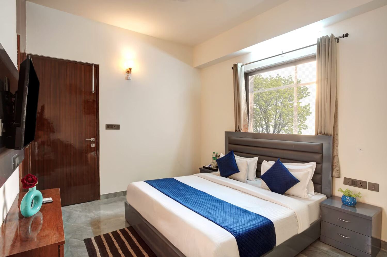 Hotel Elite Grand Deluxe Room 3