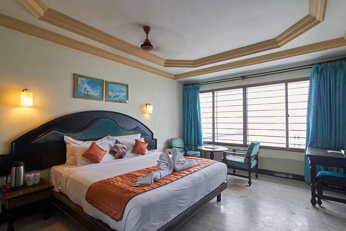 Semi Deluxe Double Bed