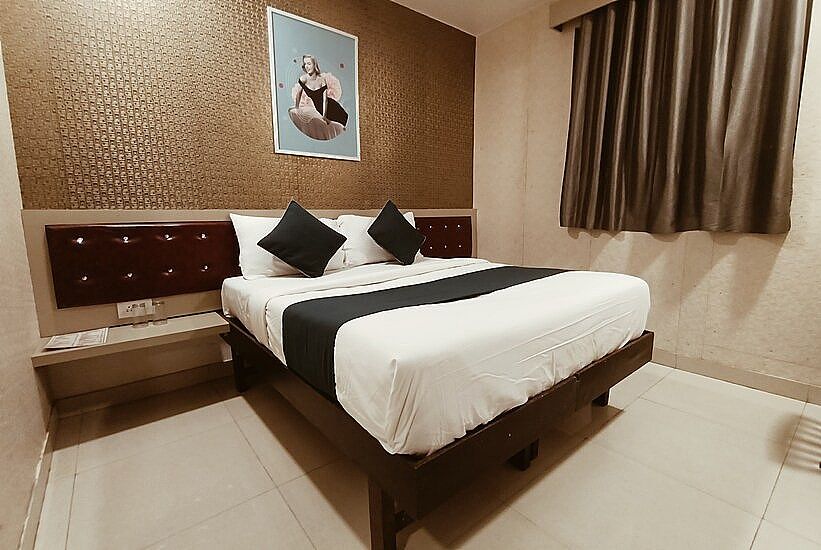 Hotel Shangrila DELUXE AC ROOM 2