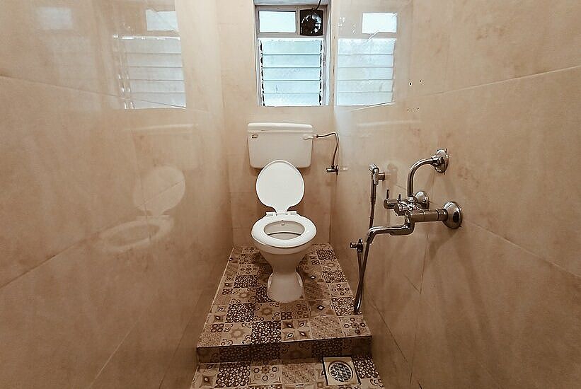 Hotel Shangrila DELUXE AC ROOM 4