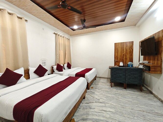 Family 2 in 1 Interconnected Room